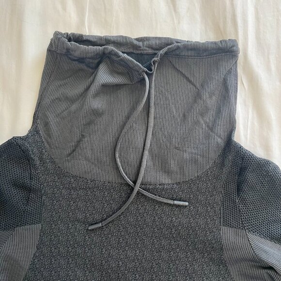 Under Armour Black and Gray Lightweight Mesh Sleeve Cowl Neck Pullover | Size M - Picture 3 of 7